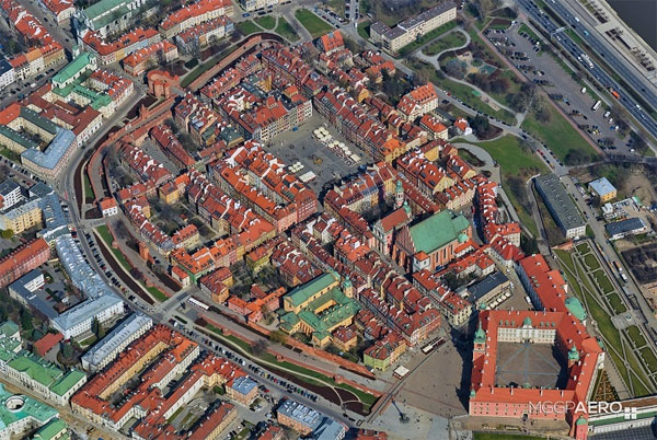 Zdjęcie ukośne Warszawy, fot. MGGP Aero