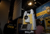 Ilustracja: <b class=pic_title>Zmotoryzowany tachimetr Quick Station (QS) firmy Topcon. Dokładność kątowa: 0,5-1 s. Zasięg pomiaru bez lustra 2 km, z lustrem - 4 km</b> <br />
<br />
<b class=pic_author>fot.  Jerzy Królikowski</b><br />
<br />
